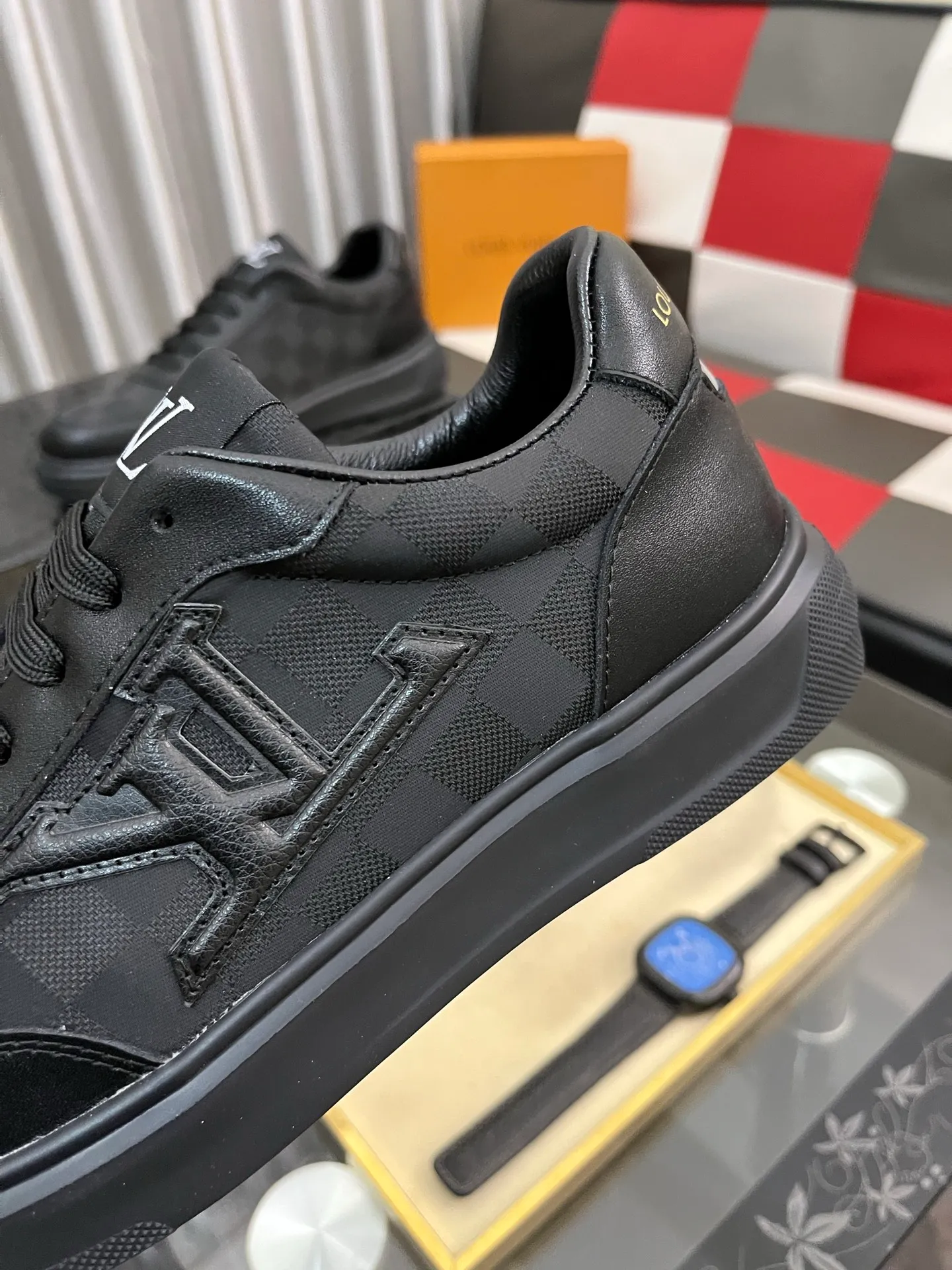 Men's shoes 💰400⌚️⌚️【LOUIS VUITTON】Same style as Louis Vuitton* official website 🚹Men's high-top casual shoes❤️Same style as popular celebrities and big names ~ Best-selling at home and abroad Lv focuses on the checkerboard series...Imported first-layer cowhide with special fabrics➕Full sheep leather lining➕Brand-specific hollow outsole💎Number: 38-443️⃣Colors available